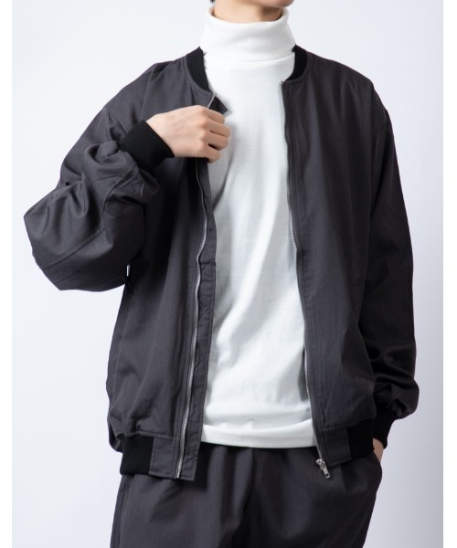 Beno（ビーノ）の「ストレッチTR ルーズシルエット F/Z ベーシック ブルゾン（ブルゾン・メンズ・ブルーグレー/ブラック/チャコールグレー・M/L）」の3枚目の写真