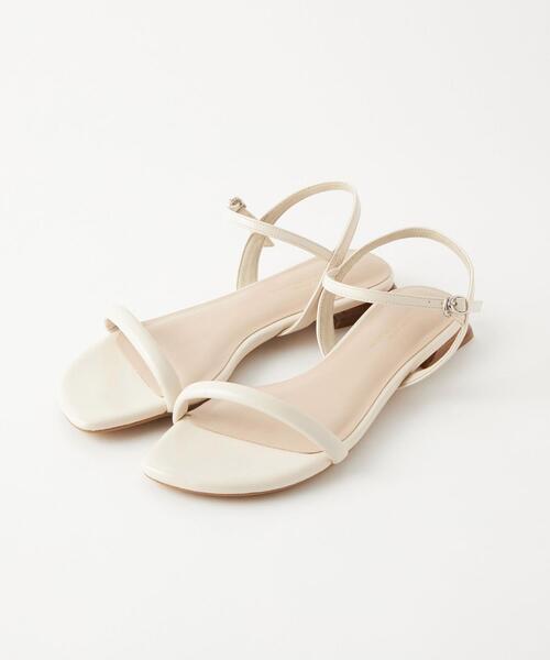 green label relaxing(グリーンレーベルリラクシング)の「ベルトフラット サンダル(1.5cmヒール)(サンダル・レディース・ブラック/オフホワイト/シルバー/その他1・XS/S/M/L/XL)」の14枚目の写真