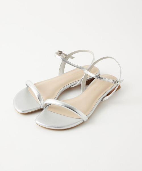 green label relaxing(グリーンレーベルリラクシング)の「ベルトフラット サンダル(1.5cmヒール)(サンダル・レディース・ブラック/オフホワイト/シルバー/その他1・XS/S/M/L/XL)」の11枚目の写真
