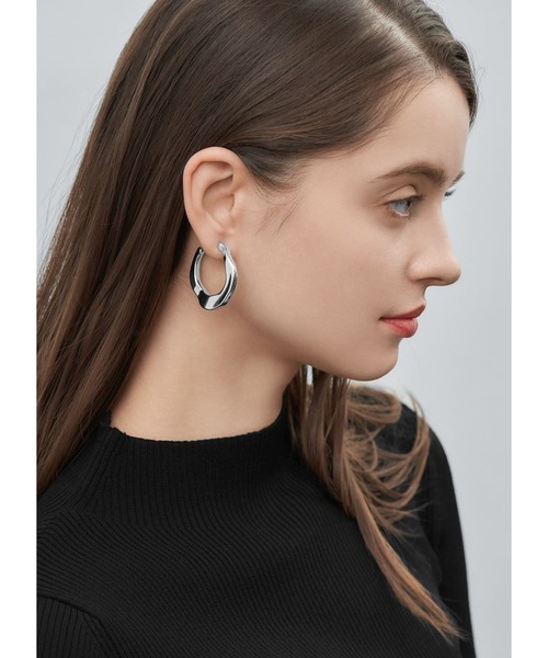 STYLE DELI(スタイルデリ)の「厚み平打ちクラフトフープピアス(ピアス(両耳用)・レディース・ゴールド/シルバー・FREE)」の8枚目の写真