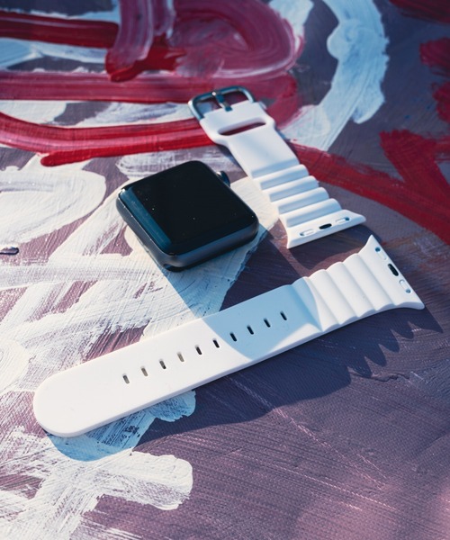 zandy(ズィーアンドワイ)の「zandy ズィーアンドワイ Apple Watch【日のスポーツ】 アップルウォッチバンド ラバーベルト スポーツバンド シルバーバックル /// rubber2(デジタル腕時計・メンズ・ワインレッド/ネイビー/イエロー/ブラック/ピンク/ホワイト/レッド/カーキ/ライトグレー・M/S)」の2枚目の写真