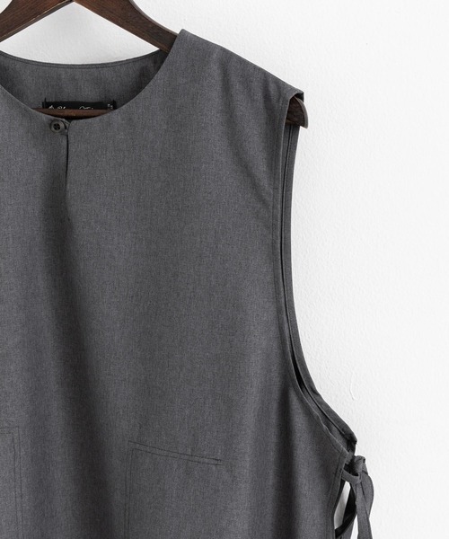 Audience(オーディエンス)の「日本製 接触冷感 リネンライク キーネックプルオーバーミリタリーベスト AUD7179(ベスト・メンズ・ブラック/チャコール・L/M)」の4枚目の写真