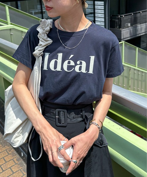 feepur（フェピュール）の「フロッキーロゴアソートシンプルTee（Tシャツ/カットソー・レディース・ネイビー/オートミール/オフホワイト/チャコールグレー・MEDIUM）」の4枚目の写真