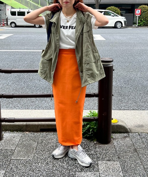 feepur（フェピュール）の「フロッキーロゴアソートシンプルTee（Tシャツ/カットソー・レディース・ネイビー/オートミール/オフホワイト/チャコールグレー・MEDIUM）」の6枚目の写真