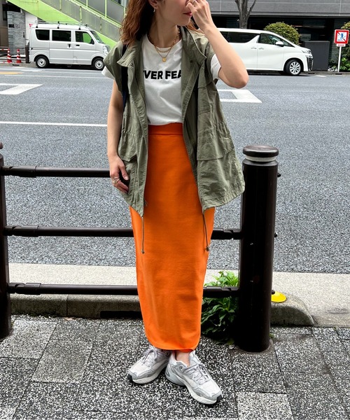 feepur（フェピュール）の「フロッキーロゴアソートシンプルTee（Tシャツ/カットソー・レディース・ネイビー/オートミール/オフホワイト/チャコールグレー・MEDIUM）」の7枚目の写真