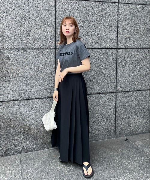 feepur（フェピュール）の「フロッキーロゴアソートシンプルTee（Tシャツ/カットソー・レディース・ネイビー/オートミール/オフホワイト/チャコールグレー・MEDIUM）」の13枚目の写真