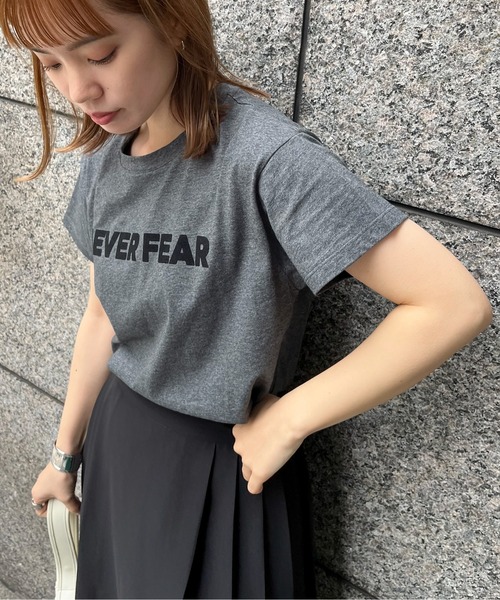 feepur（フェピュール）の「フロッキーロゴアソートシンプルTee（Tシャツ/カットソー・レディース・ネイビー/オートミール/オフホワイト/チャコールグレー・MEDIUM）」の17枚目の写真