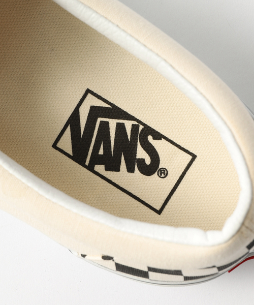 VANS（バンズ）の「VANS / ヴァンズ Classic Slip-On VN000EYEBKA/BWW（スリッポン・メンズ・ブラック/ホワイト・26cm/26.5cm/27cm/27.5cm/28cm）」の11枚目の写真