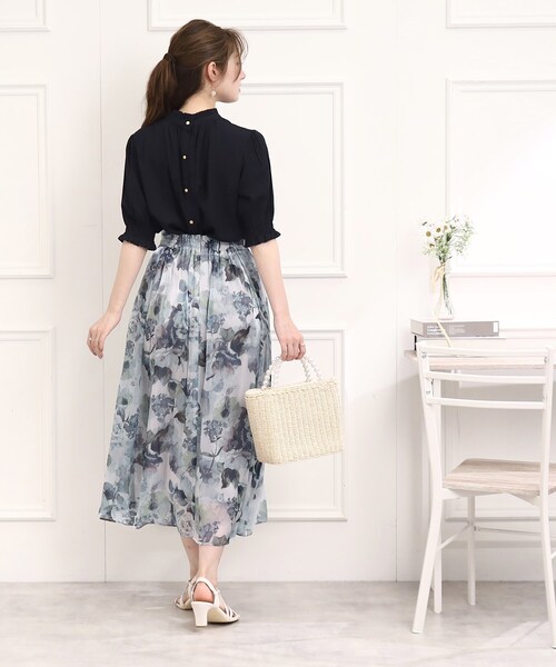 couture brooch（クチュールブローチ）の「◆【前後2WAY/夏まで使えるブラウス】シャーリングフリルネック5分袖ブラウス（シャツ/ブラウス・レディース・ライトグレー/ネイビー/アイボリー・40/38/42）」の12枚目の写真