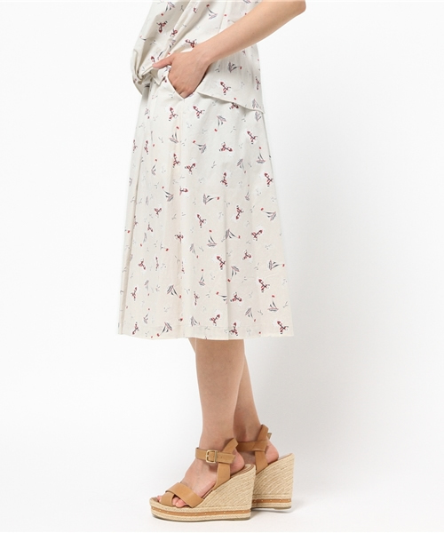 BEAMS LIGHTS Women's（ビームスライツ ウィメンズ）の「BEAMS LIGHTS / マリン柄 ギャザースカート（スカート・レディース・オフホワイト/ネイビー・36/38）」の4枚目の写真