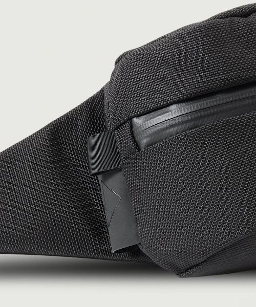 WEXLEY（ウェクスレイ）の「WILSON CORDURA BALLISTIC BLACK（ショルダーバッグ・メンズ・ブラック・ONE SIZE）」の6枚目の写真