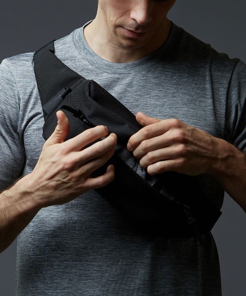 WEXLEY（ウェクスレイ）の「WILSON CORDURA BALLISTIC BLACK（ショルダーバッグ・メンズ・ブラック・ONE SIZE）」の16枚目の写真