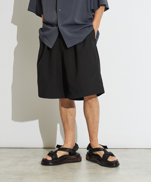 tk.TAKEO KIKUCHI（ティーケータケオキクチ）の「◆ヴィールマテリアルショートパンツ（その他パンツ・メンズ・ブラック/ダークグリーン・03/02）」の2枚目の写真