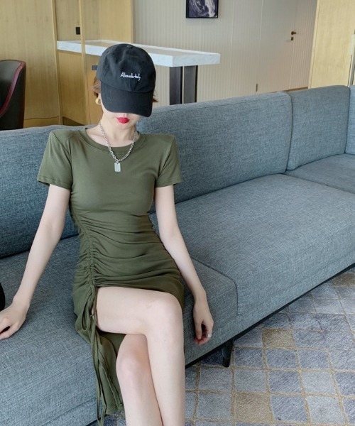 gossip!ロサンゼルス(ゴシップロサンゼルス)の「サイドスリットカットソーワンピ-ス(ワンピース・レディース・カーキ/ブラック・FREE)」の10枚目の写真