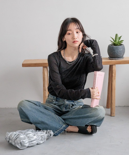 LOWRYS FARM（ローリーズファーム）の「ラメクルーロングスリーブ　971129（Tシャツ/カットソー・レディース・ブラック/アイボリー/グレー/ブルー/ホワイト系その他/シルバー・FREE）」の7枚目の写真