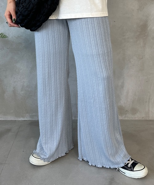 kutir(クティール)の「ヘリンボーンメローフレアパンツ(その他パンツ・レディース・カーキ/サックスブルー/アイボリー/ライトグリーン/ボルドー・MEDIUM/LARGE)」の1枚目の写真