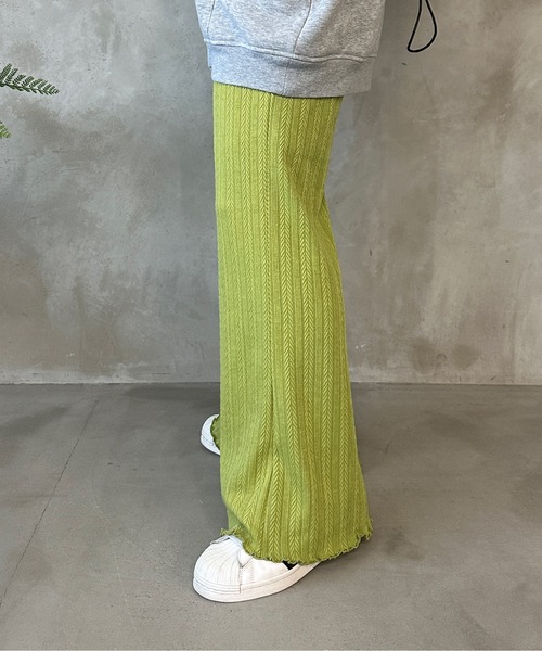 kutir(クティール)の「ヘリンボーンメローフレアパンツ(その他パンツ・レディース・カーキ/サックスブルー/アイボリー/ライトグリーン/ボルドー・MEDIUM/LARGE)」の18枚目の写真