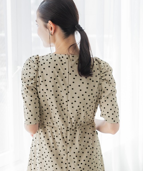 coca（coca）（コカ）の「ドットスクエアネックオケージョンドレス（ドレス・レディース・ベージュ/ブラック・L/M）」の5枚目の写真