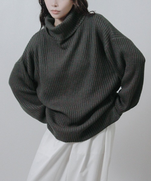 Social GIRL(ソーシャルガール)の「タートルロングニットプルオーバー(ニット/セーター・レディース・ブルー/チャコールグレー/ブラック/ライトベージュ・M)」の3枚目の写真