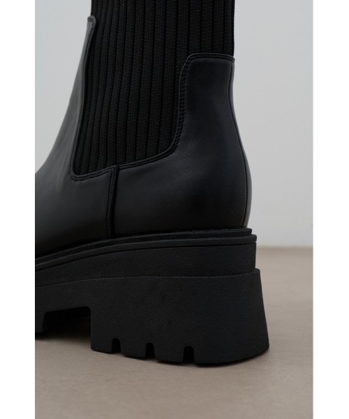 AZUL by moussy（アズールバイマウジー）の「トラックソールソックスブーツ（ブーツ・レディース・ブラック/アイボリー・MEDIUM/SMALL/LL/LARGE）」の9枚目の写真