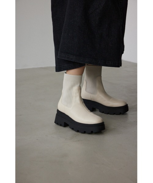 AZUL by moussy（アズールバイマウジー）の「トラックソールソックスブーツ（ブーツ・レディース・ブラック/アイボリー・MEDIUM/SMALL/LL/LARGE）」の16枚目の写真