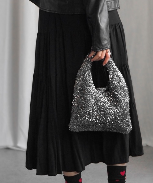 minia（ミニア）の「ラメシャギーニットミニバッグ（ハンドバッグ・レディース・ブラック/シルバー/レッド・FREE）」の2枚目の写真