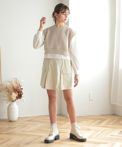 Amourire girl（アムリールガール）の「ミリタリーカーゴコーデュロイスカパン(130cm～160cm)（カーゴパンツ・キッズ・ベージュ/ホワイト・130cm/160cm/140cm/150cm）」の4枚目の写真