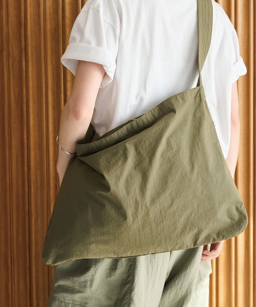 kha:ki（カーキ）の「「KHA:KI/カーキ」ミリタリーサコッシュ A-03（ショルダーバッグ・レディース・ベージュ/ブラック/ホワイト/カーキ・FREE）」の4枚目の写真