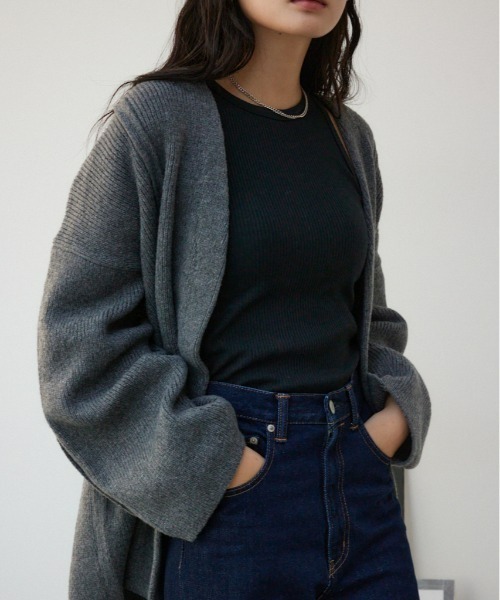 AZUL by moussy（アズールバイマウジー）の「オーバーサイズトッパーカーディガン（カーディガン/ボレロ・レディース・ブラック/グレー・FREE）」の2枚目の写真