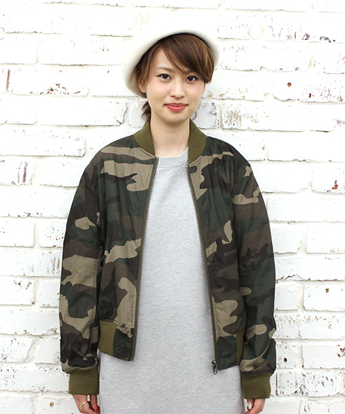 CIAOPANIC(チャオパニック)の「【Ciaopanic】 C/NウェザーカモフラリバーシブルMA-1(ノーカラージャケット・レディース・カーキ/ネイビー・FREE)」の9枚目の写真