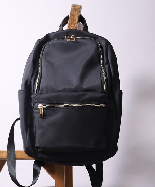COOCO（クーコ）の「ポリエステル１０ポケットミディアムサイズリュック／Ａ４対応（バックパック/リュック・レディース・ネイビー/ブラック/カーキ/グレー・9）」の2枚目の写真