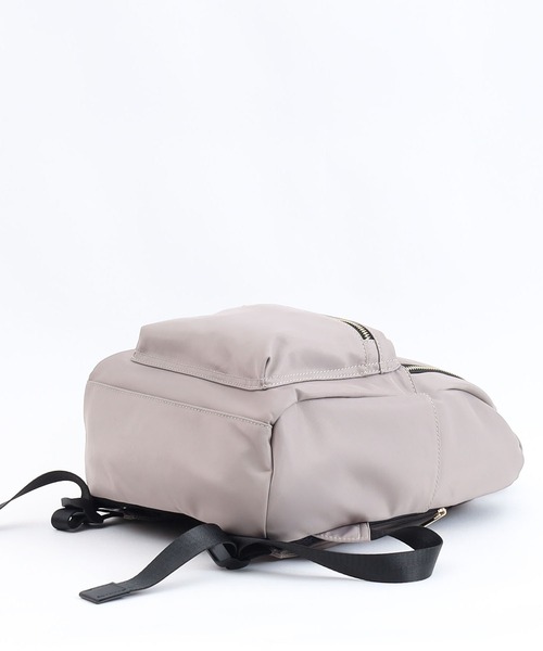 COOCO（クーコ）の「ポリエステル１０ポケットミディアムサイズリュック／Ａ４対応（バックパック/リュック・レディース・ネイビー/ブラック/カーキ/グレー・9）」の19枚目の写真
