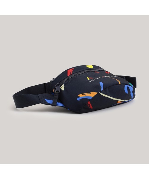 TOMMY HILFIGER(トミーヒルフィガー)の「エッセンシャルオールオーバープリントボディバッグ(ショルダーバッグ・キッズ・マルチ・FREE)」の4枚目の写真