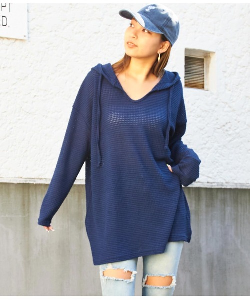 anap mimpi(アナップミンピ)の「ワッフル 薄ニット フーディ ビッグユッタリ トップス(Tシャツ/カットソー・レディース・グリーン/ネイビー・FREE)」の9枚目の写真