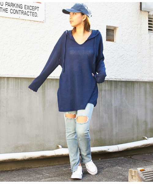 anap mimpi(アナップミンピ)の「ワッフル 薄ニット フーディ ビッグユッタリ トップス(Tシャツ/カットソー・レディース・グリーン/ネイビー・FREE)」の13枚目の写真