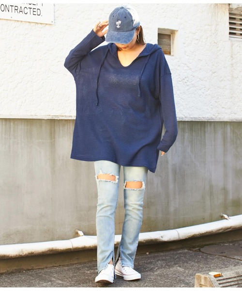 anap mimpi(アナップミンピ)の「ワッフル 薄ニット フーディ ビッグユッタリ トップス(Tシャツ/カットソー・レディース・グリーン/ネイビー・FREE)」の12枚目の写真