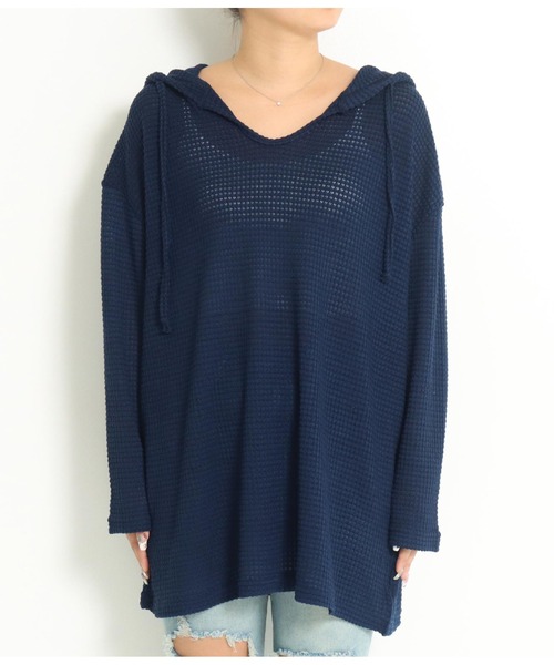 anap mimpi(アナップミンピ)の「ワッフル 薄ニット フーディ ビッグユッタリ トップス(Tシャツ/カットソー・レディース・グリーン/ネイビー・FREE)」の3枚目の写真