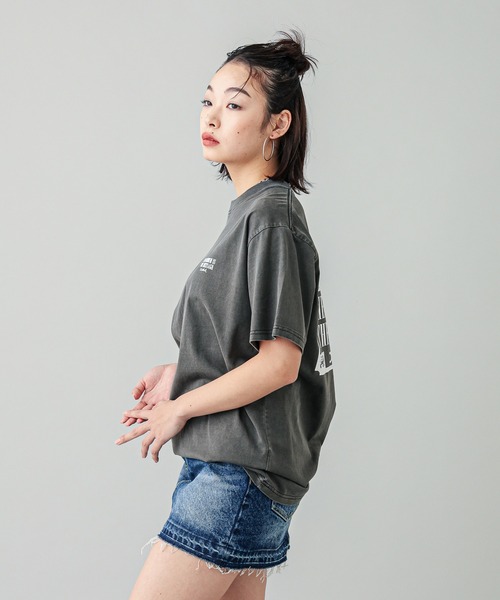 X-girl(エックスガール)の「VINTAGE LABEL FACE LOGO S/S TEE(Tシャツ/カットソー・レディース・ブラック/ホワイト・S/M/L/XL)」の11枚目の写真