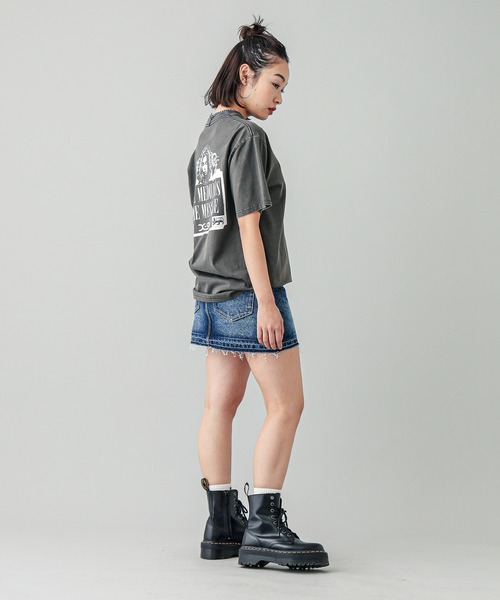 X-girl（エックスガール）の「VINTAGE LABEL FACE LOGO S/S TEE