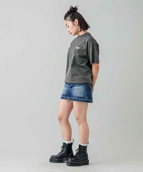 X-girl(エックスガール)の「VINTAGE LABEL FACE LOGO S/S TEE(Tシャツ/カットソー・レディース・ブラック/ホワイト・S/M/L/XL)」の16枚目の写真