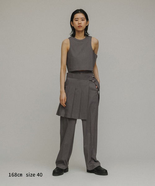 M TO R（ムウトアール）の「［PANTS］PINSTRIPE STRAIGHT PANTS（その他パンツ・レディース・ライトグレー/ネイビー・38/40）」の3枚目の写真