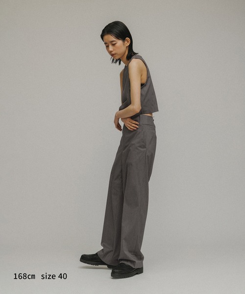 M TO R（ムウトアール）の「［PANTS］PINSTRIPE STRAIGHT PANTS（その他パンツ・レディース・ライトグレー/ネイビー・38/40）」の4枚目の写真