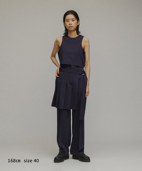 M TO R（ムウトアール）の「［PANTS］PINSTRIPE STRAIGHT PANTS（その他パンツ・レディース・ライトグレー/ネイビー・38/40）」の5枚目の写真