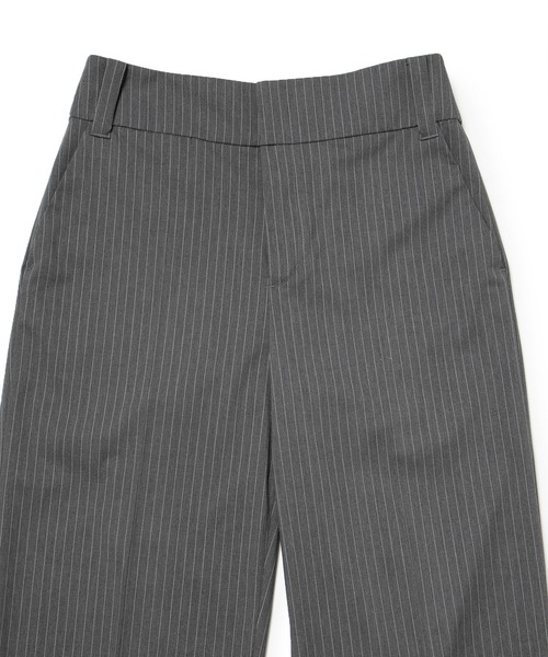 M TO R（ムウトアール）の「［PANTS］PINSTRIPE STRAIGHT PANTS（その他パンツ・レディース・ライトグレー/ネイビー・38/40）」の17枚目の写真