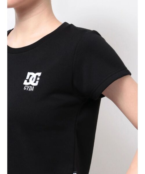 tシャツ グラフィティロゴ ミニ丈Tシャツ　ブラック レディース Reebok グラフィック ブラック Tシャツ （ブラック