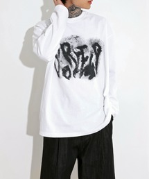 [UNISEX]ビンテージオーバーフィットレタリングスプレープリントロングティー