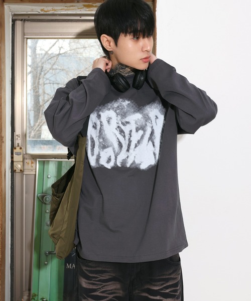FOLLOWIN（フォロウィン）の「[UNISEX]ビンテージオーバーフィットレタリングスプレープリントロングティー（Tシャツ/カットソー・レディース・ホワイト/チャコール/ライトベージュ/ブラック・FREE）」の22枚目の写真