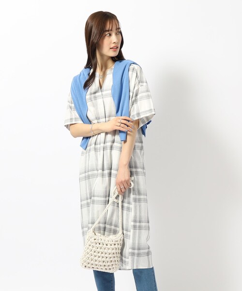 SHOO・LA・RUE（シューラルー）の「◆【UV/抗菌防臭】ゆる さら ふわり フレンチリネンブレンドワンピース（ワンピース・レディース・ベージュ/ブラック/レッド系1/ホワイト系2/ブルー系その他4・00）」の18枚目の写真
