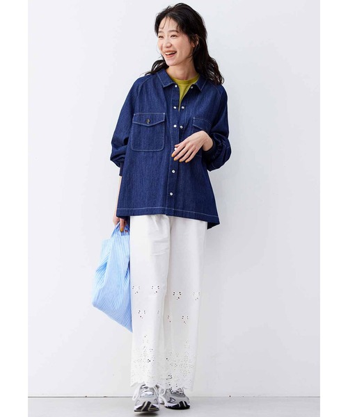 Live in comfort（リブインコンフォート）の「リブ　イン　コンフォート　ばさっとはおれる　軽やかコットンシャツジャケット（シャツ/ブラウス・レディース・インディゴブルー/オフホワイト/ブラック系その他・LARGE/MEDIUM/X-LARGE/SMALL/XX-LARGE/XXX-LARGE）」の4枚目の写真
