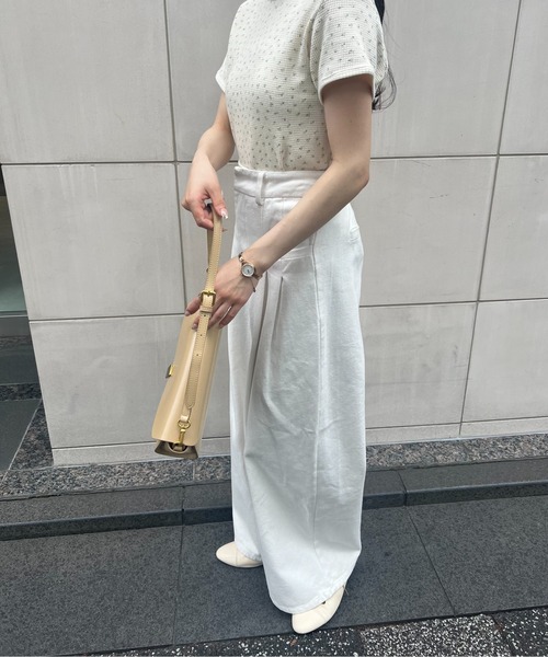Amiur(エミレ)の「tuck wide denim pants / タックワイドデニムパンツ(デニムパンツ・レディース・ブラック/オフホワイト・FREE)」の8枚目の写真